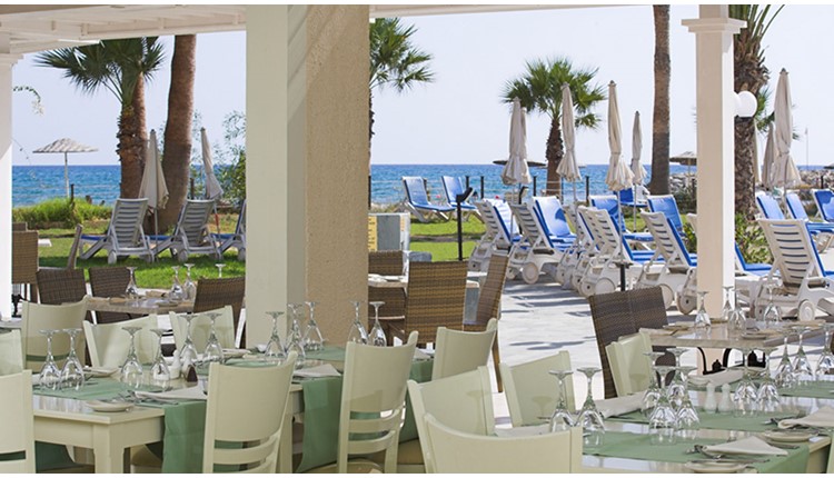 The Golden Bay Beach Hotel, Кипр